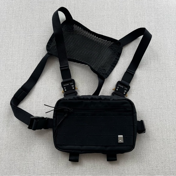 1017 ALYX 9SM Classic Mini Chest Rig - Picture 2 of 10